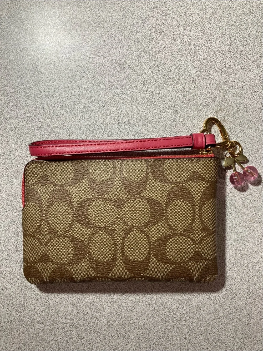 Coach Corner Zip Wristlet w/ Disco Patches  Limited Edition Style C7290 w/ Charm